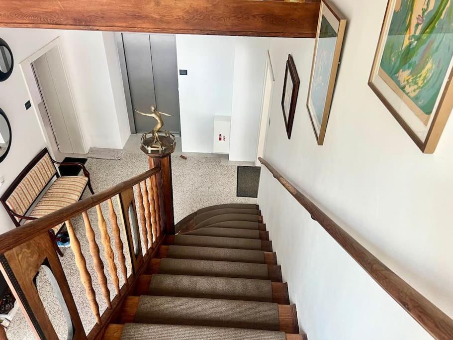 Mit Balkon, Lift, Luxus -beletage Appartement *
