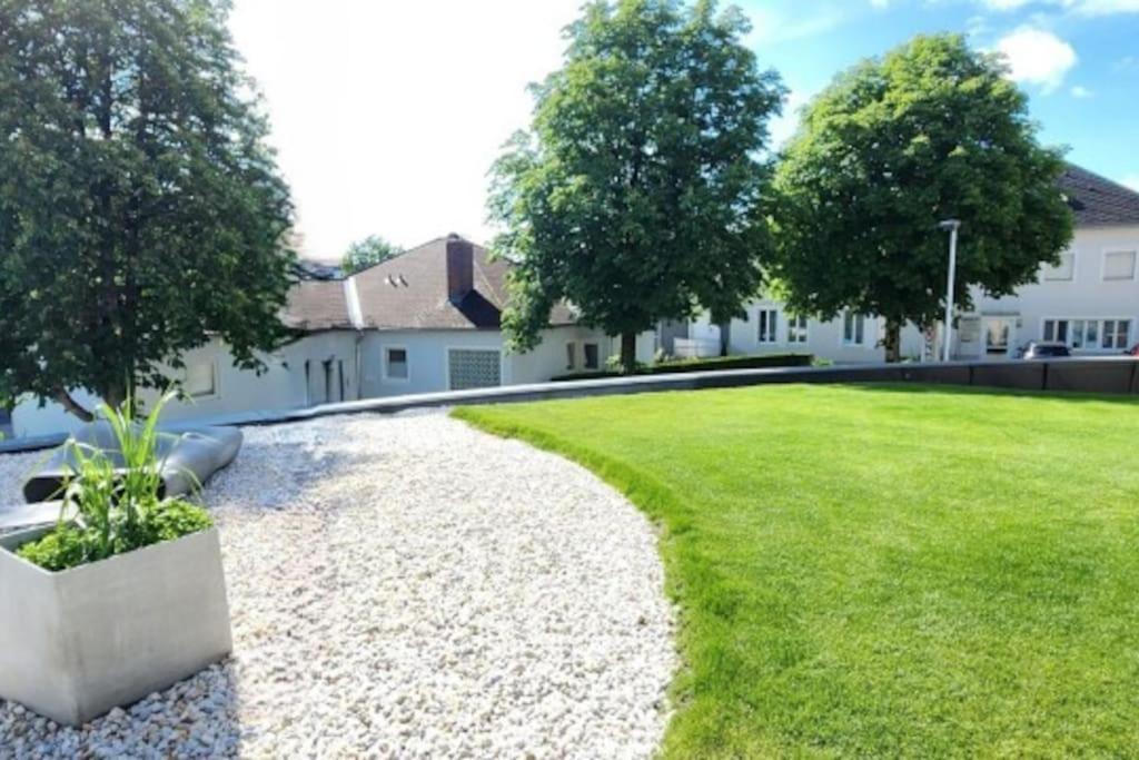 Mit Balkon, Lift, Luxus -beletage Appartement *