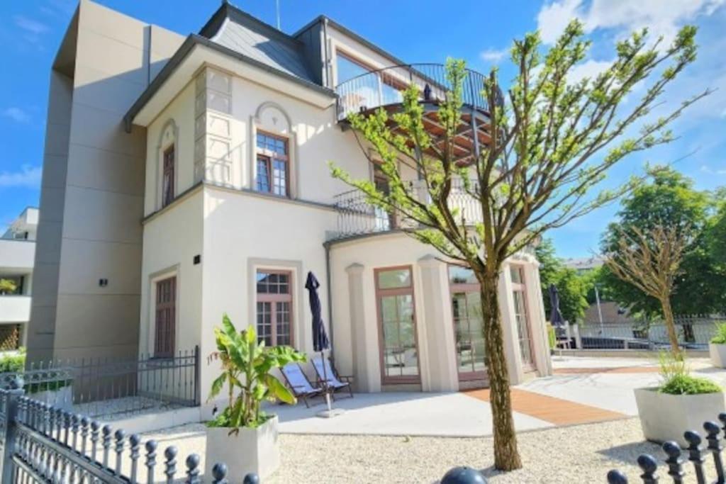 Mit Balkon, Lift, Luxus -beletage *