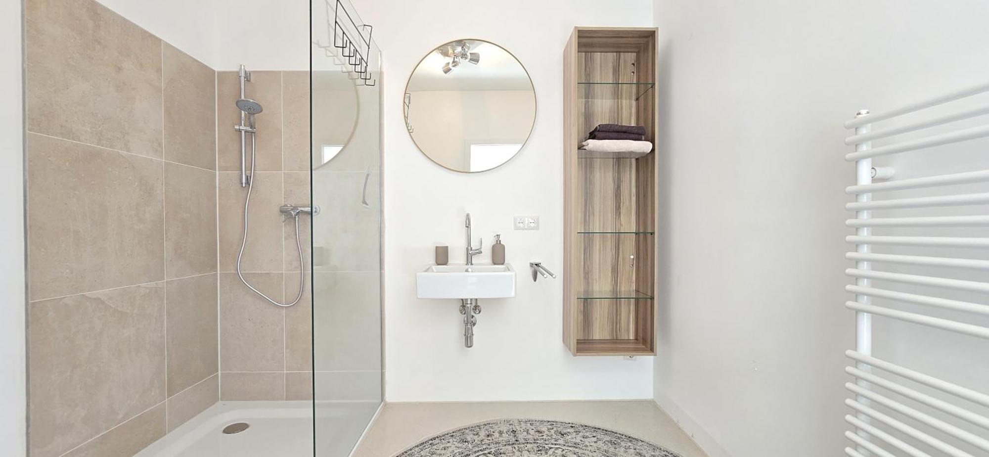 Mit Balkon, Lift, Luxus -beletage Appartement *