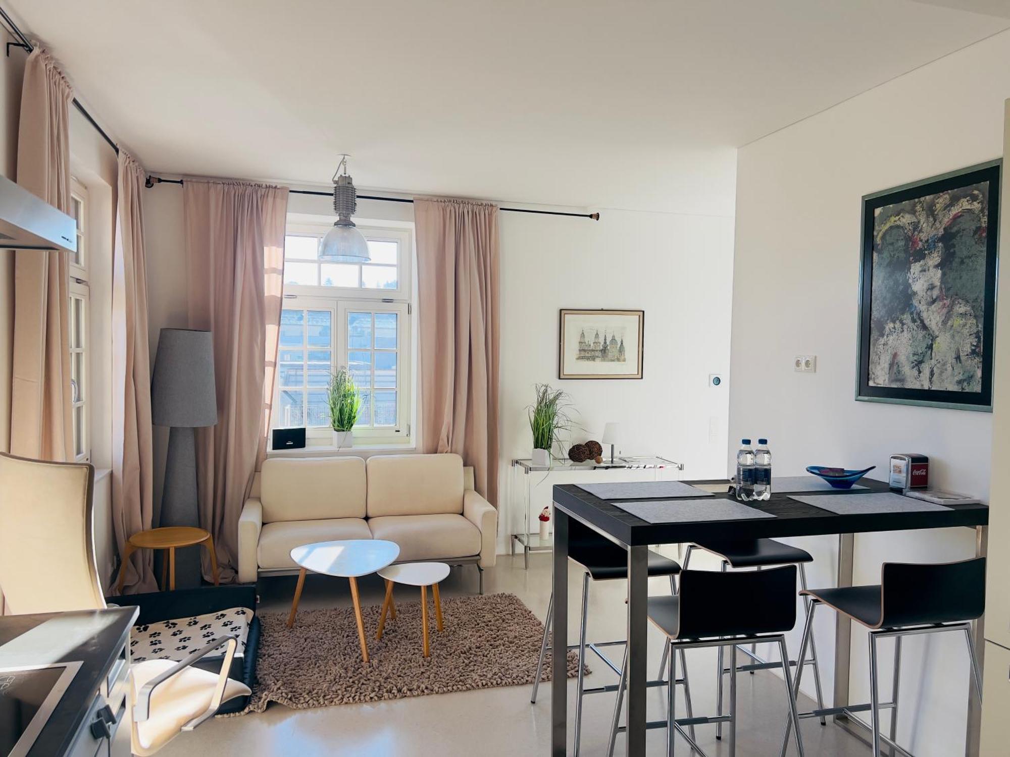 Mit Balkon, Lift, Luxus -beletage